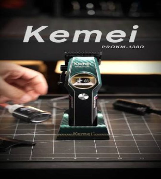 Kemei km-1380 ماكينة قص شعر لاسلكية للرجال لقص شعر الرأس للاستخدام المنزلي أو في صالونات الحلاقة