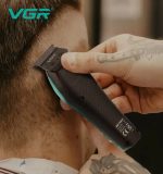 VGR V-884 S2 طقم ماكينة قص شعر وماكينة تشذيب لقص الشعر وتشذيب اللحية وتحديد الخطوط للاستخدام المنزلي والاحترافي